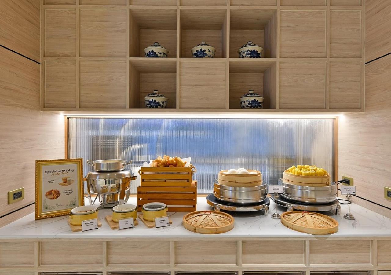 Centre Point Sukhumvit 10 - Sha Extra Hotel