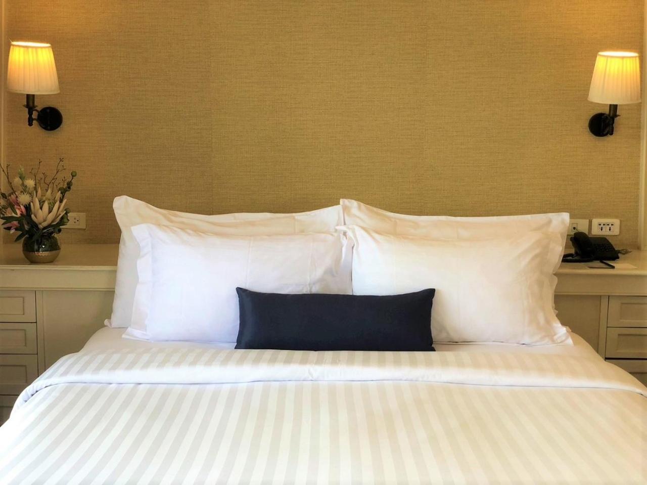 Hotel Centre Point Sukhumvit 10 - Sha Extra 4*