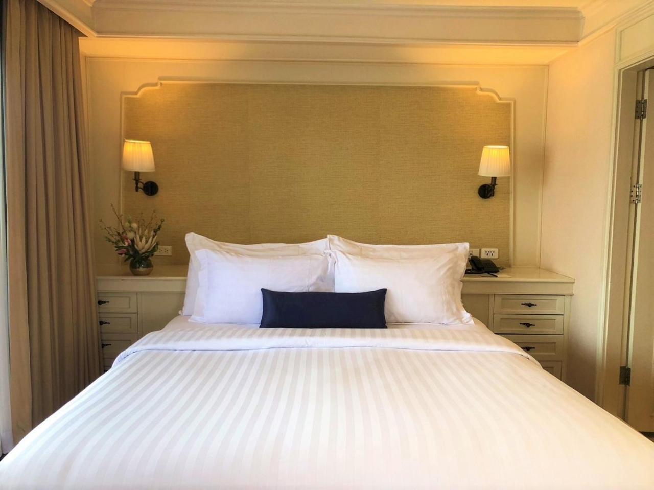 Hotel Centre Point Sukhumvit 10 - Sha Extra 4*